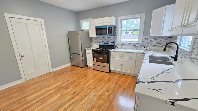 $335,700 | 624 North Leclaire Avenue, Chicago, IL 60644