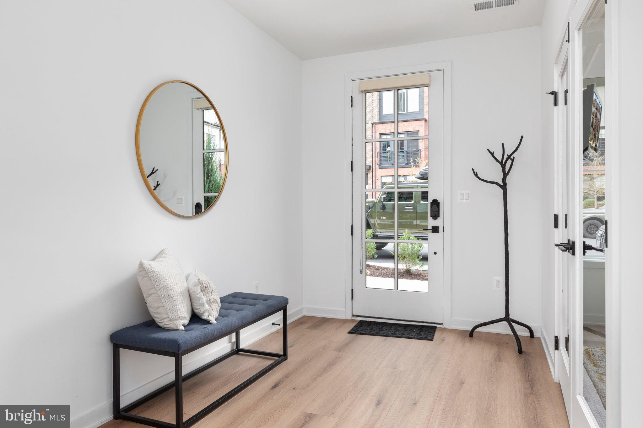 11715 Paysons Way Reston, VA 20191 - Photo 4 of 47