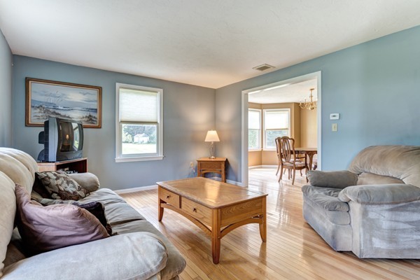 14 Trevor Road Franklin, MA 02038 - Photo 8 of 30 Gallery Image 8