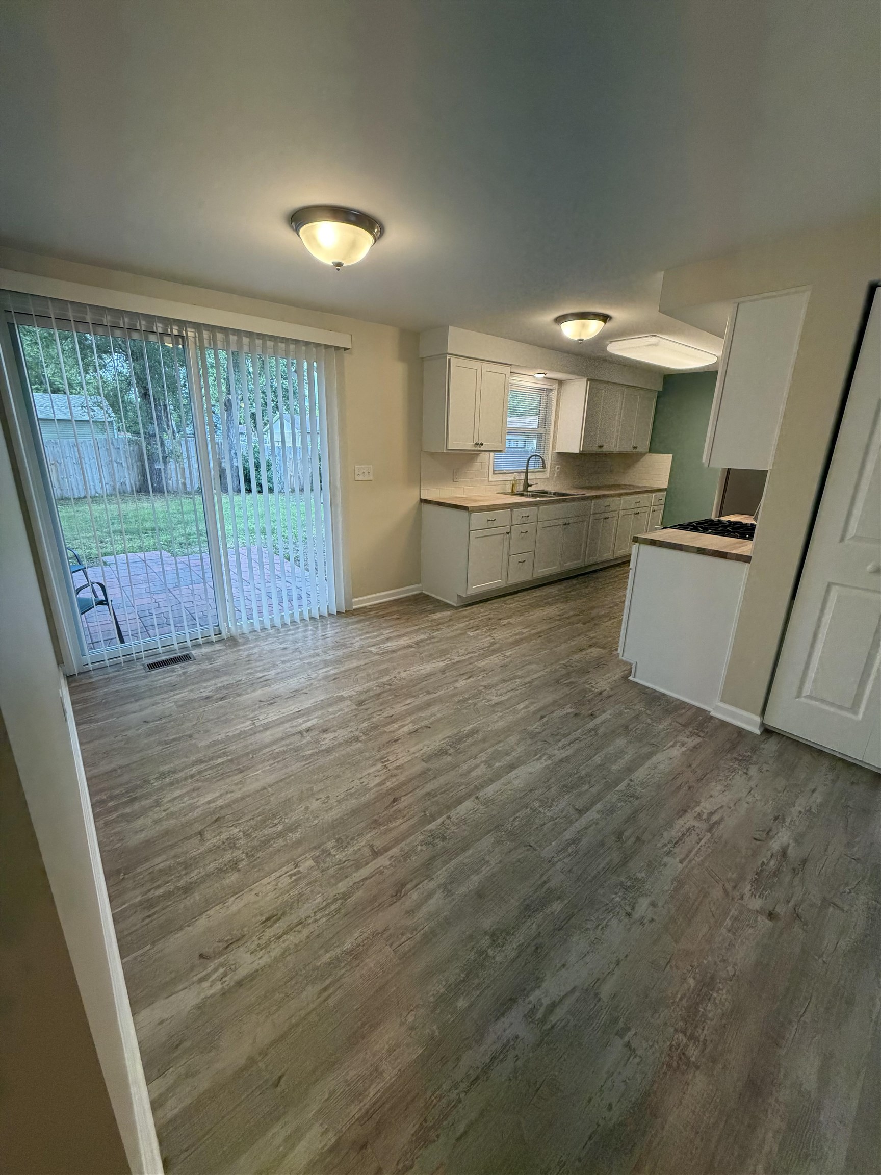 1206 Harlem Road Machesney Park, IL 61115 - Photo 6 of 21