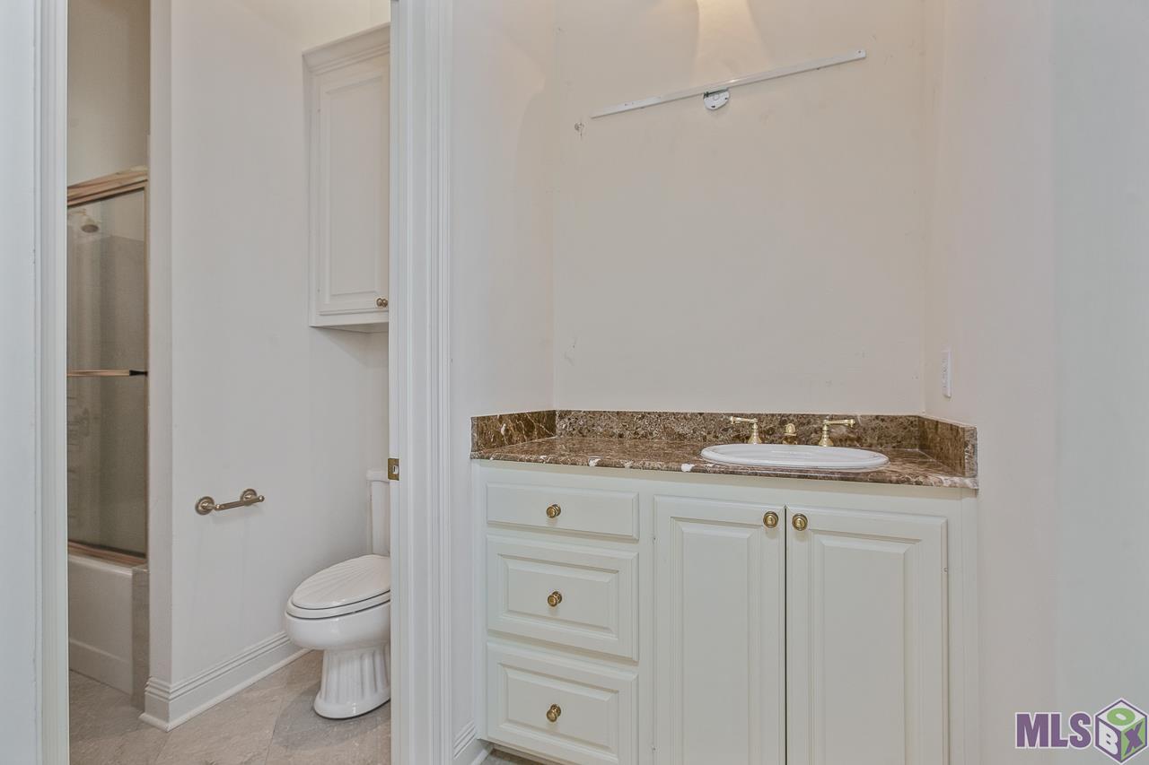 17948 Pecan Shadows Drive Baton Rouge, LA 70810 - Photo 16 of 22