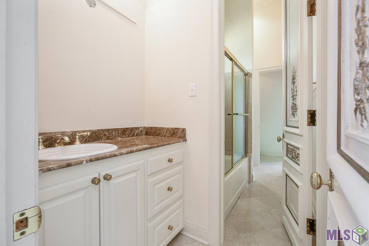 17948 Pecan Shadows Drive Baton Rouge, LA 70810 - Photo 17 of 22