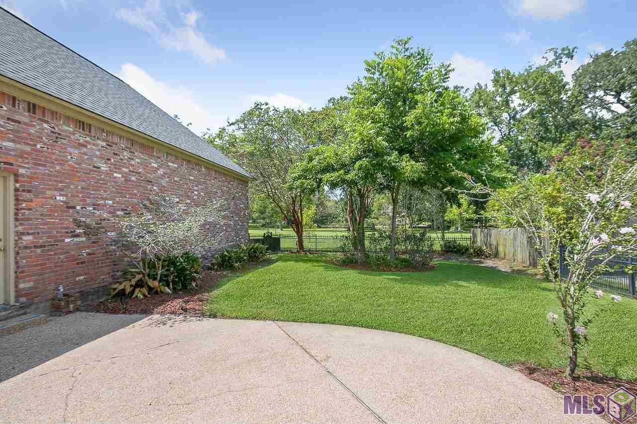 17948 Pecan Shadows Drive Baton Rouge, LA 70810 - Photo 20 of 22