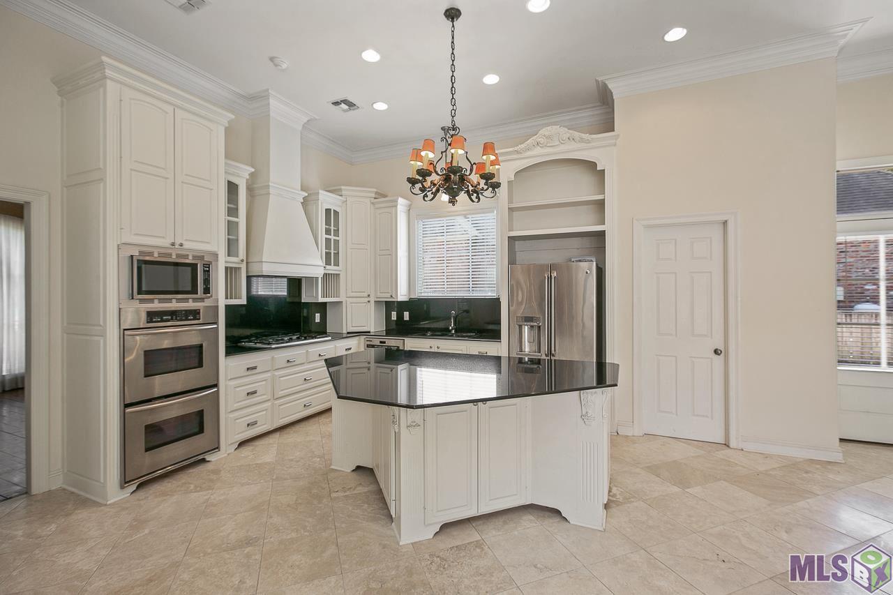 17948 Pecan Shadows Drive Baton Rouge, LA 70810 - Photo 7 of 22