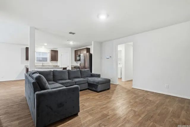 $1,850 | 15426 Shortwing, San Antonio, TX 78253