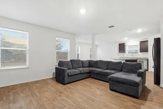 $1,850 | 15426 Shortwing, San Antonio, TX 78253