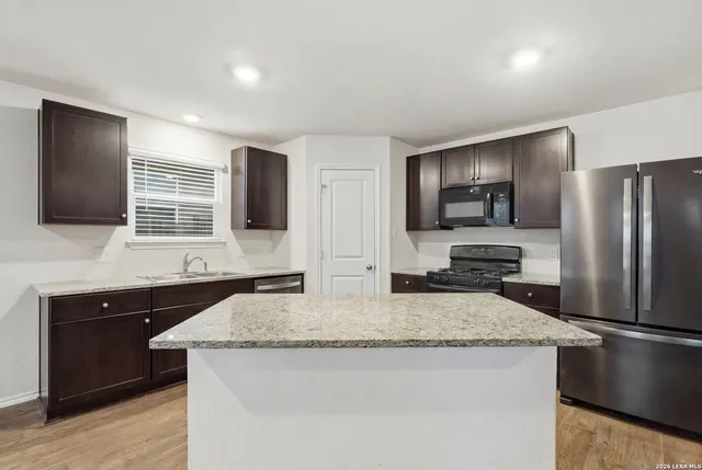 $1,850 | 15426 Shortwing, San Antonio, TX 78253