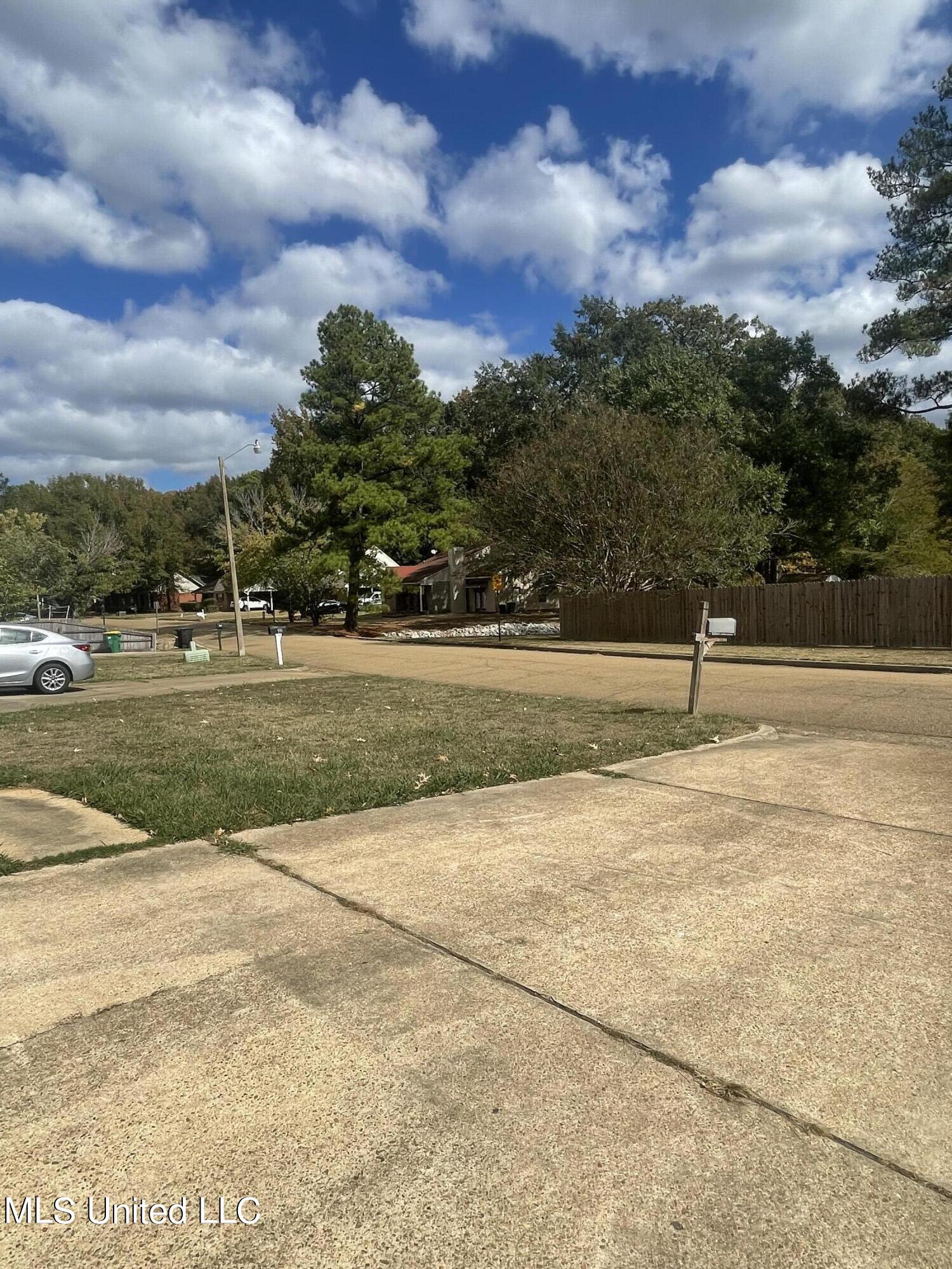 587 Bryceland Boulevard Ridgeland, MS 39157 - Photo 2 of 7 IMG_4939