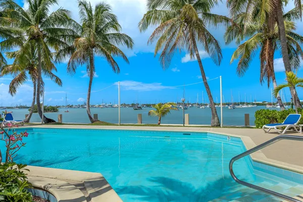 $1,250,000 | 1515 Sombrero Boulevard, Unit 4A, Marathon, FL 33050