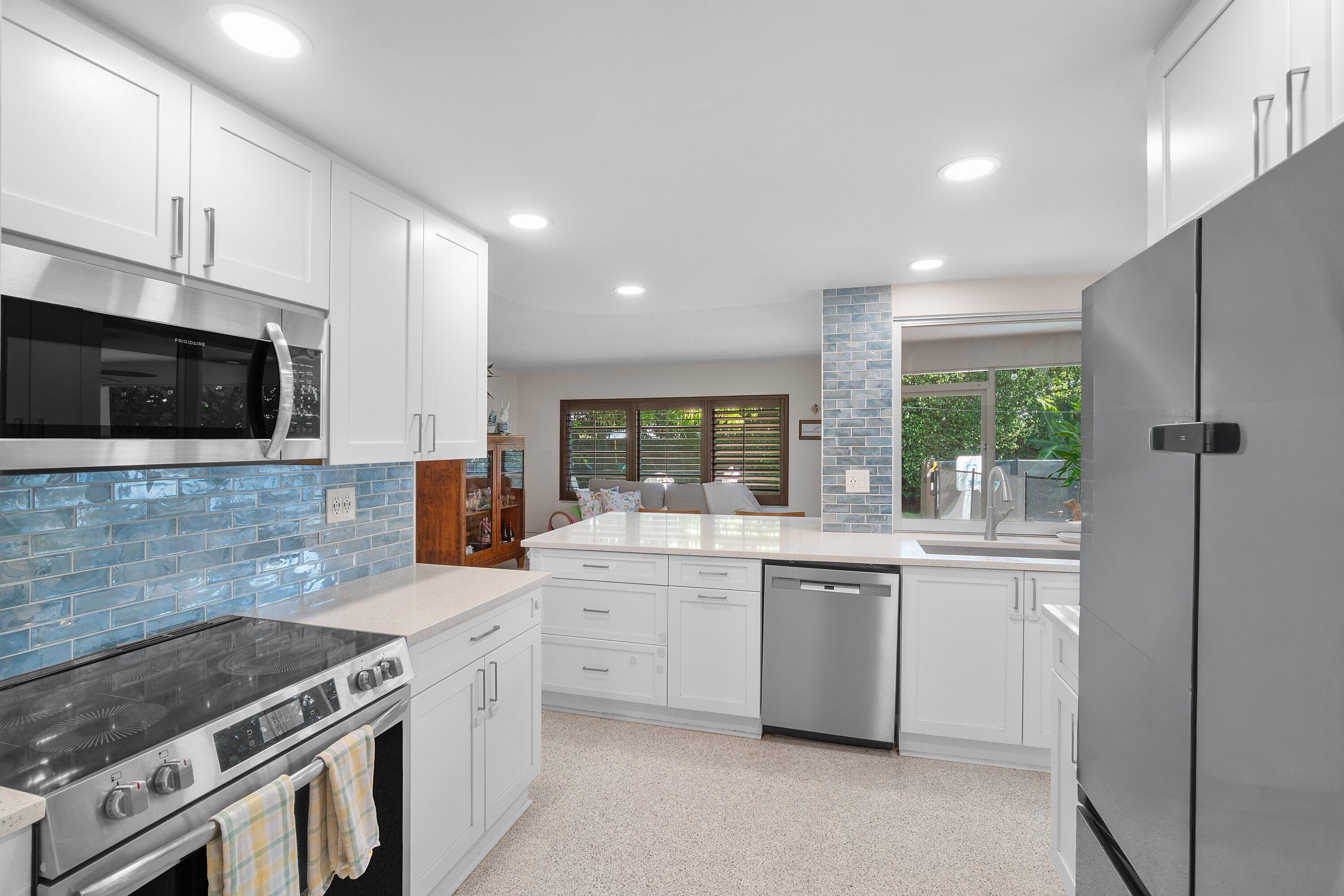 943 Southwest 5th Street Boca Raton, FL 33486 - Photo 11 of 41 014-943Southwest5thStreet-BocaRaton-FL-3