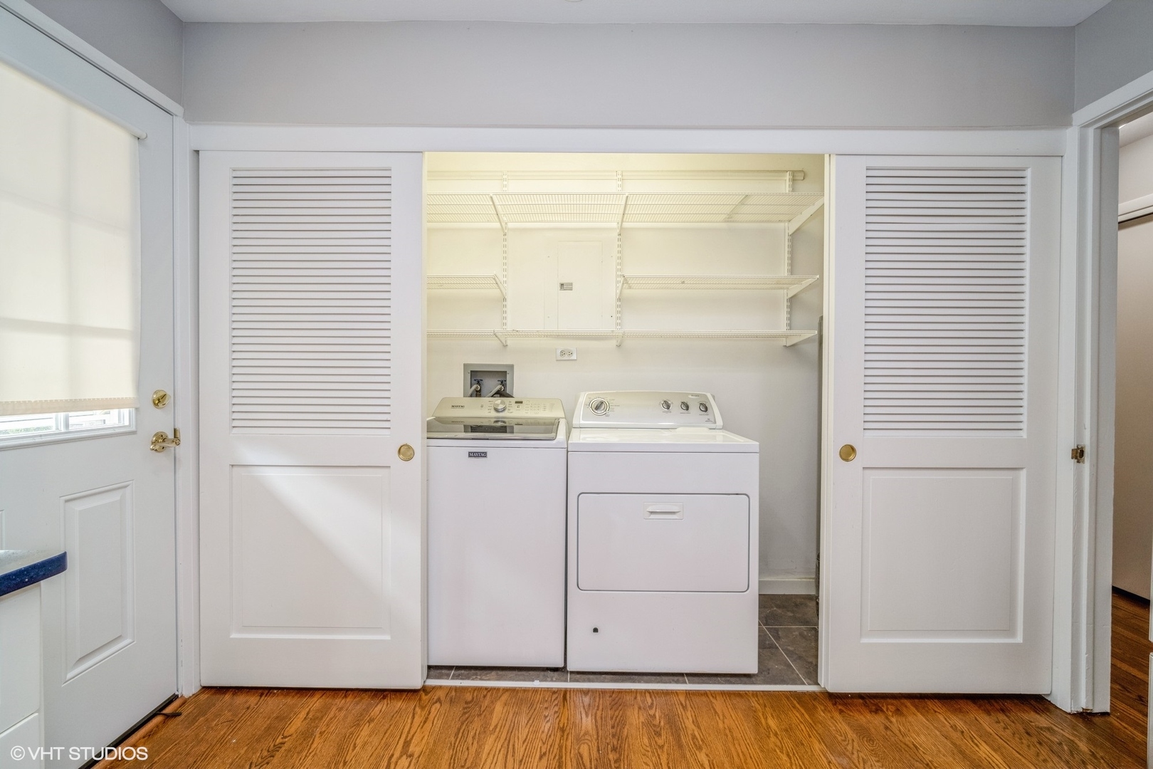 1644 Pfingsten Road Northbrook, IL 60062 - Photo 13 of 17 a room with dryer and washer