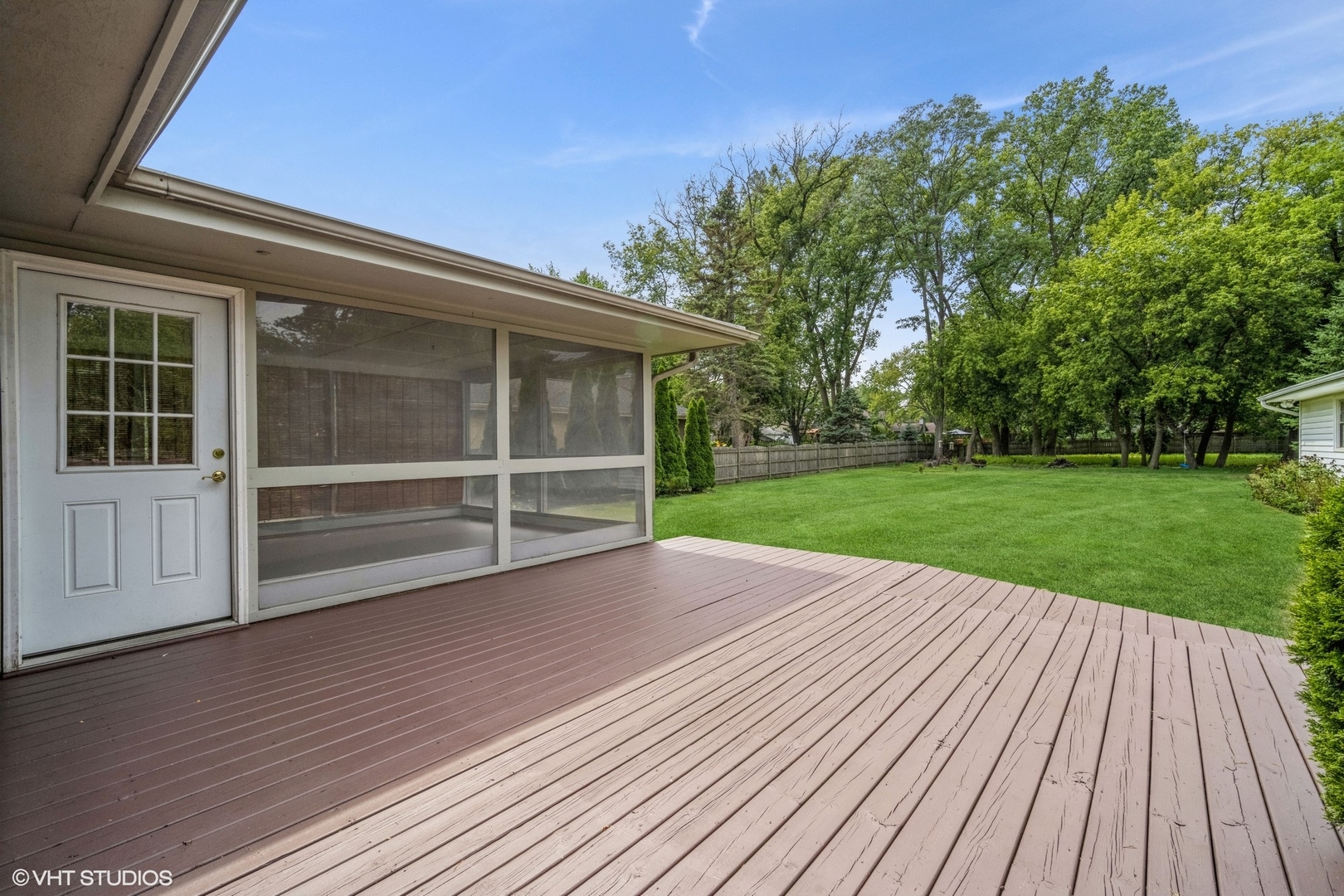 1644 Pfingsten Road Northbrook, IL 60062 - Photo 3 of 17 a view of outdoor space and deck