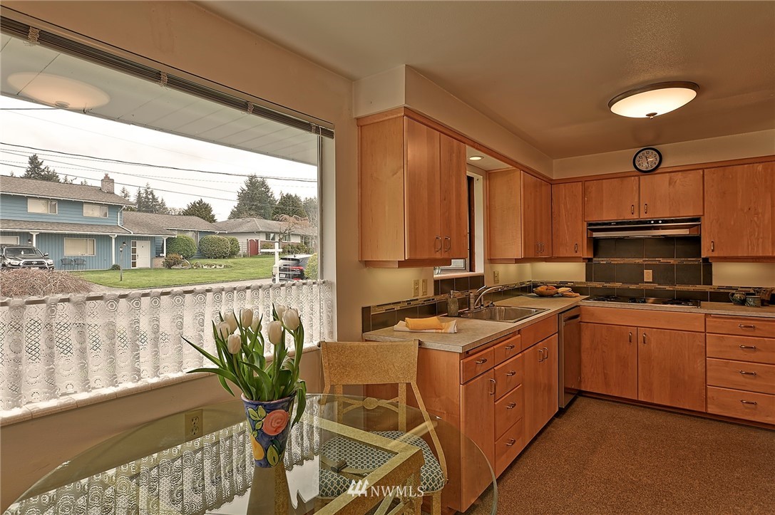 5508 Sunset Lane Everett, WA 98203 - Photo 5 of 32