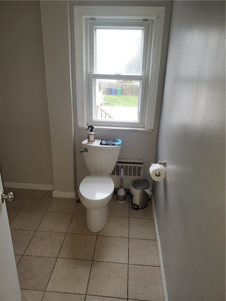 38 Rowe Avenue Warwick, RI 02889 - Photo 11 of 25 Family bath