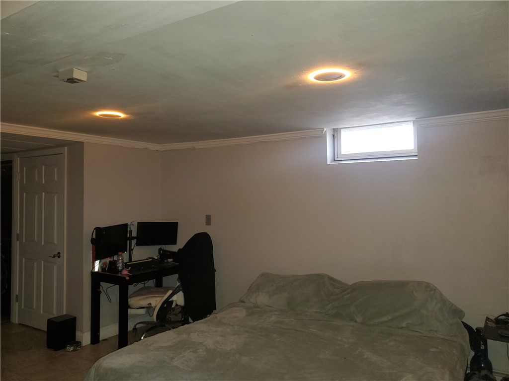 38 Rowe Avenue Warwick, RI 02889 - Photo 18 of 25 Basement family room or....