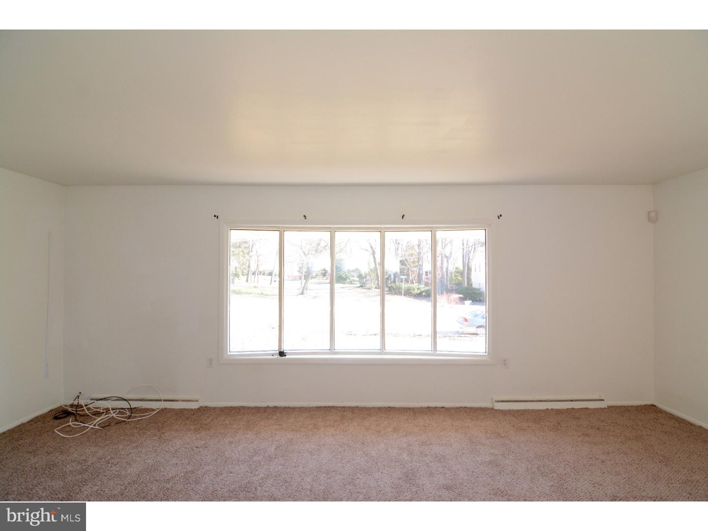 1418 Emory Road Wilmington, DE 19803 - Photo 11 of 21 Living Room