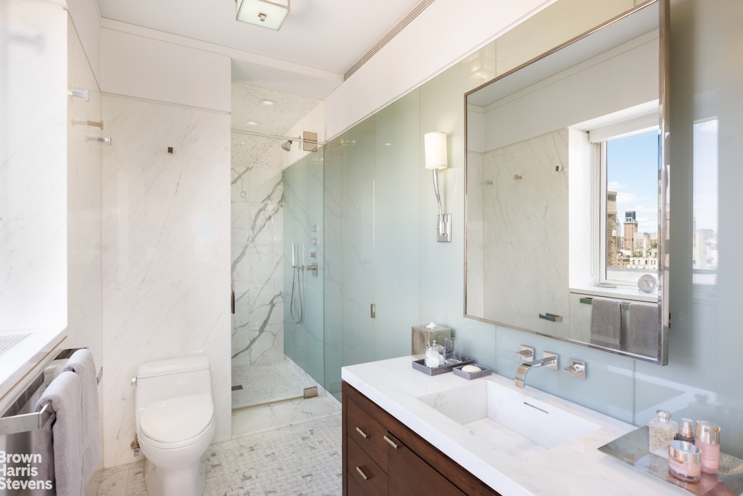 880 5th Avenue, Unit PHA Manhattan, NY 10021 - Photo 11 of 31