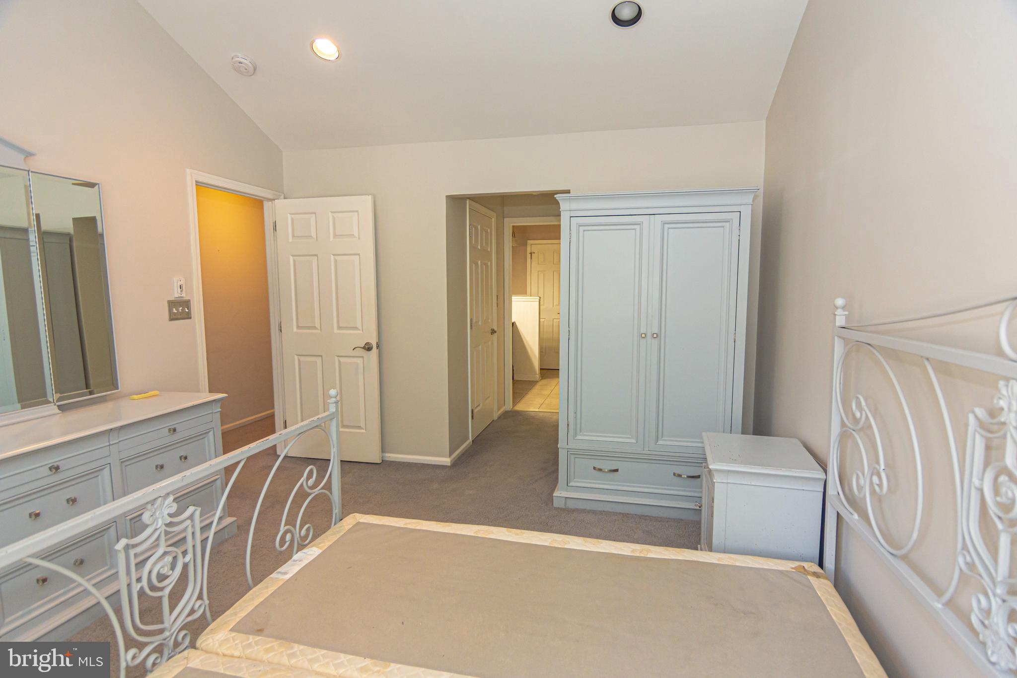 6 Howe Court Pennington, NJ 08534 - Photo 16 of 35