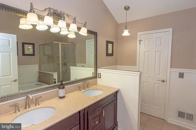 a bathroom with a tub