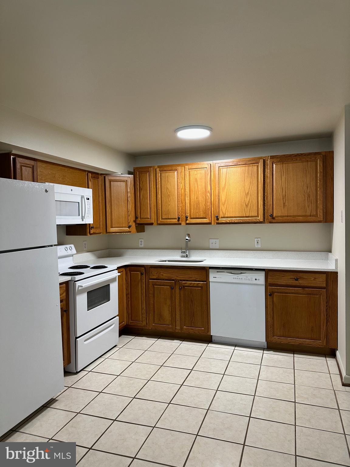 204 16th Street Southeast, Unit B Washington, DC 20003 - Photo 3 of 13