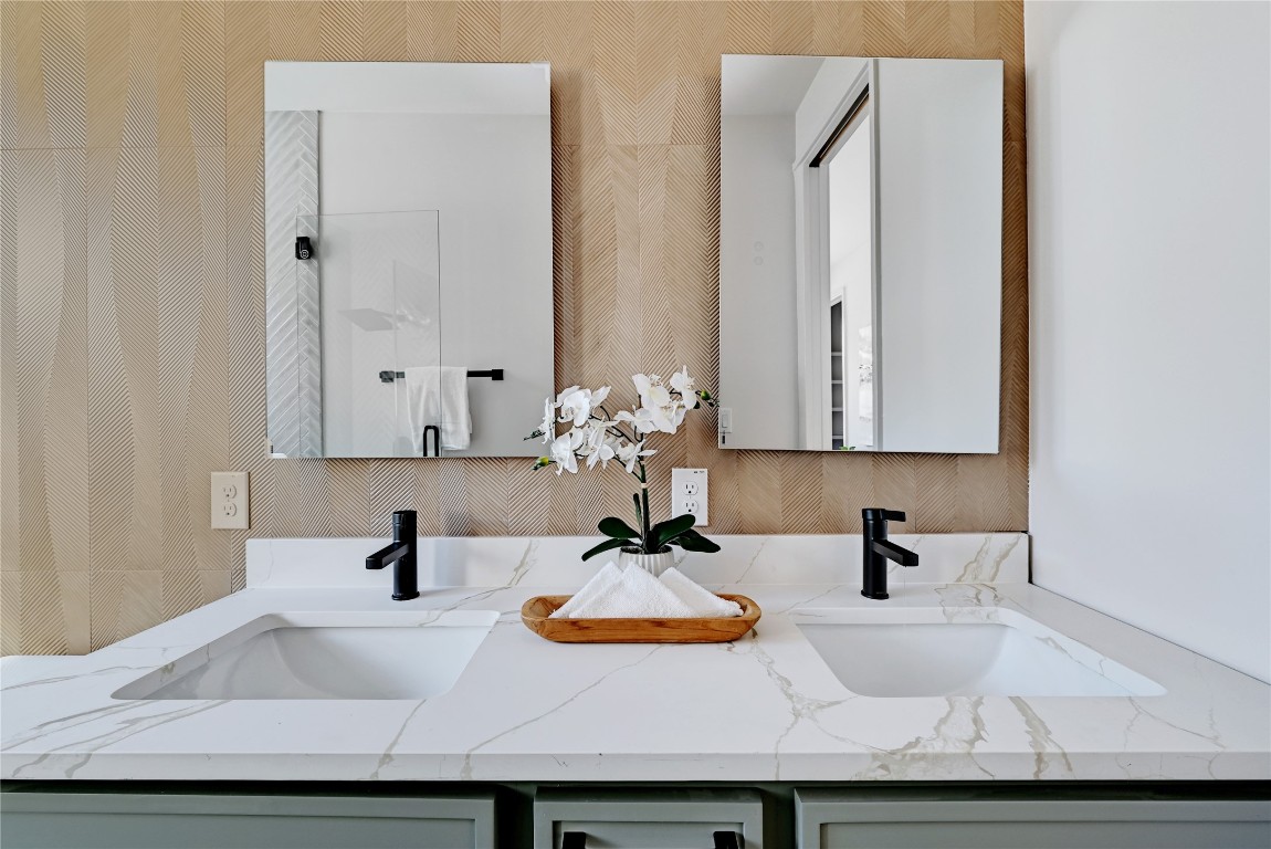 2717 Lyons Road, Unit 1 Austin, TX 78702 - Photo 11 of 22 Bathroom featuring vanity