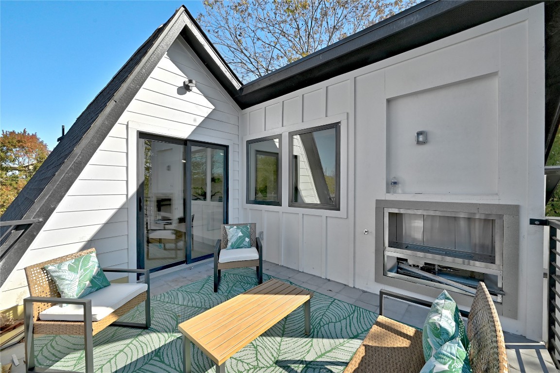 2717 Lyons Road, Unit 1 Austin, TX 78702 - Photo 20 of 22 View of wooden deck