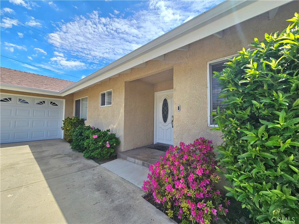 2092 Cutler Street Simi Valley, CA 93065 - Photo 6 of 34