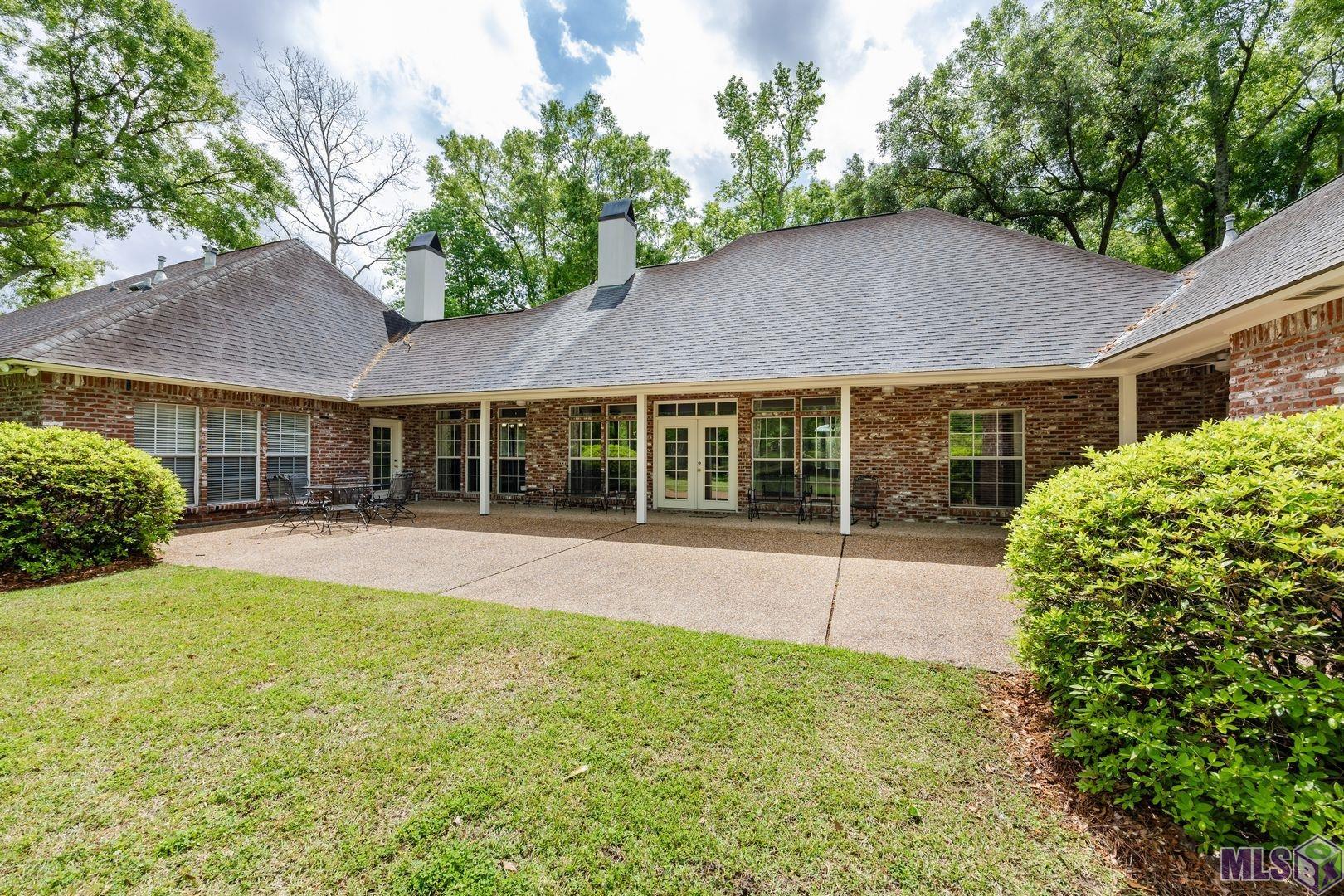 13407 North Amiss Road Baton Rouge, LA 70810 - Photo 5 of 39 View of Back of Home with Large Patio
