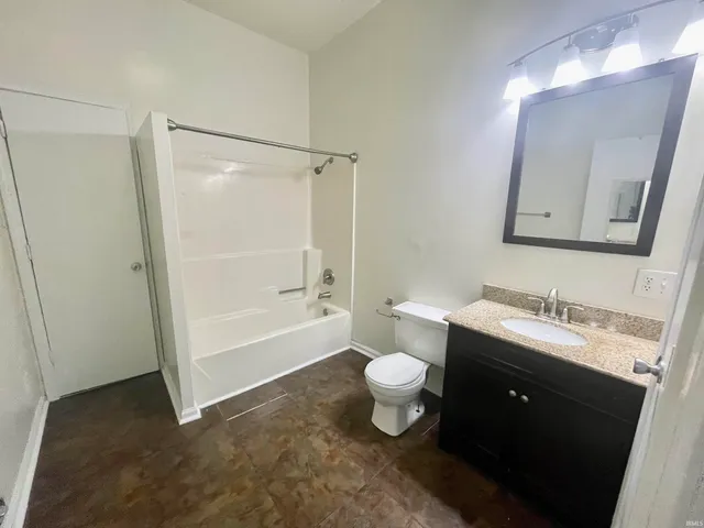 $3,600 | 200 East 2nd Street, Bloomington, IN 47401