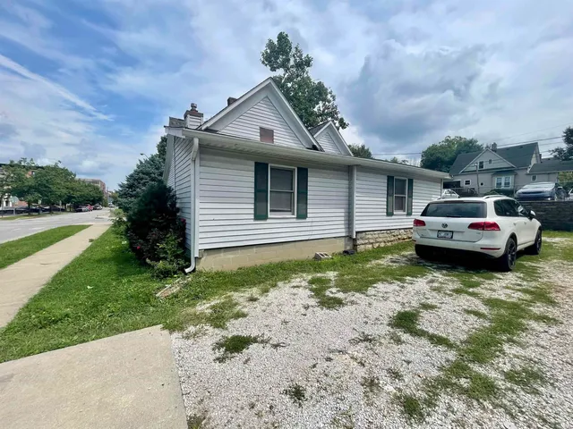 $3,600 | 200 East 2nd Street, Bloomington, IN 47401