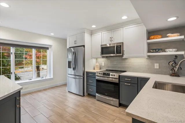 $649,000 | 515 High Street, Unit 10, Port Jefferson, NY 11777