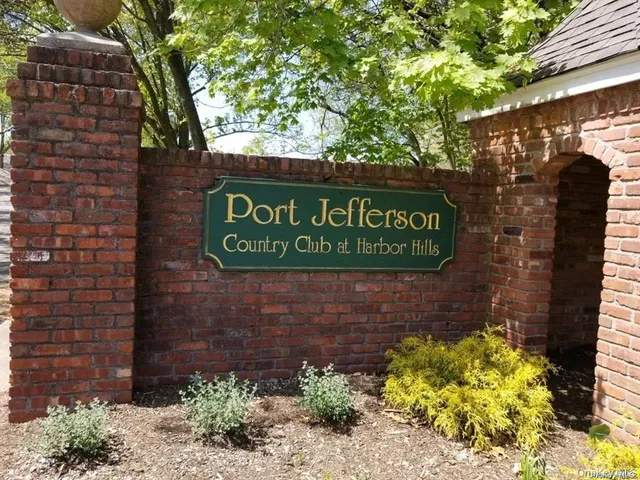 $649,000 | 515 High Street, Unit 10, Port Jefferson, NY 11777