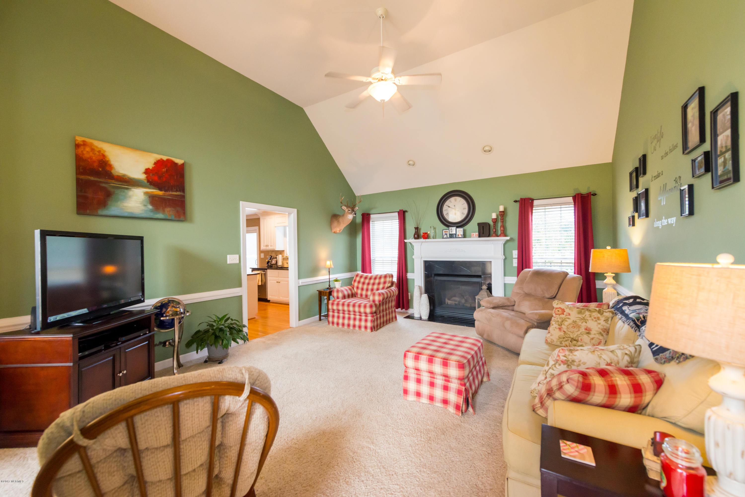 8487 Red Oak Road Battleboro, NC 27809 - Photo 4 of 20 living room