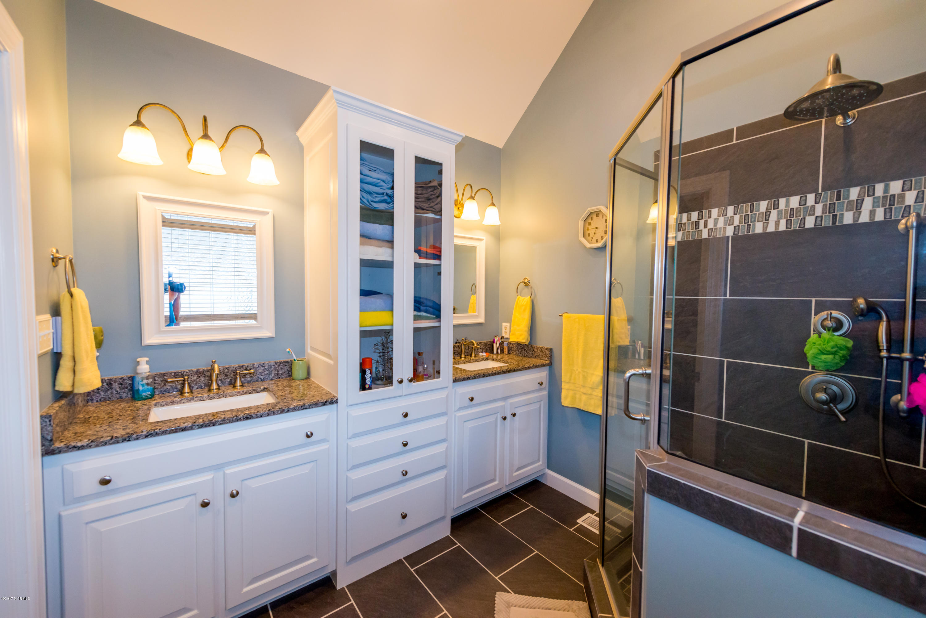 8487 Red Oak Road Battleboro, NC 27809 - Photo 7 of 20 master bathroom