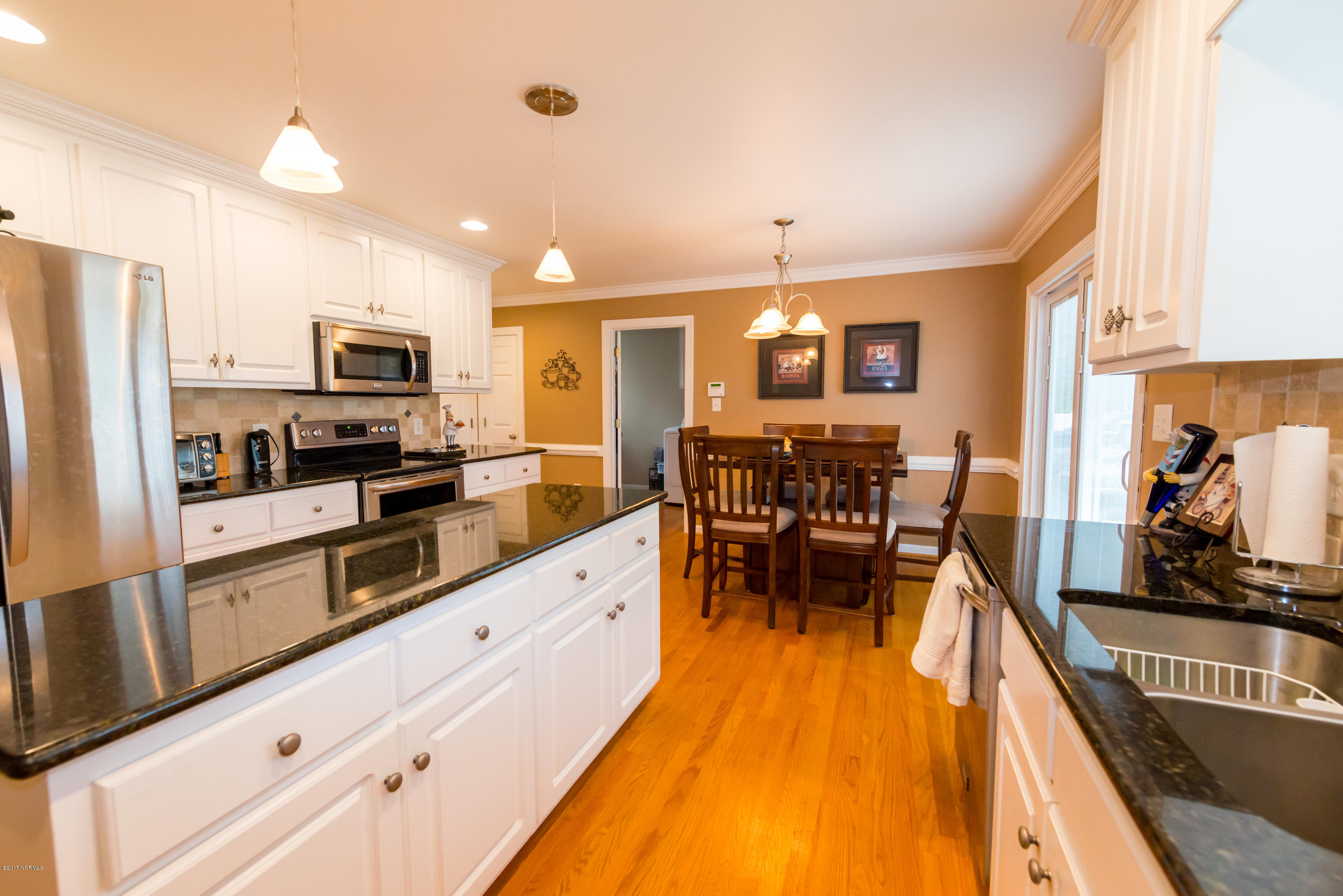 8487 Red Oak Road Battleboro, NC 27809 - Photo 9 of 20 kitchen w/ eat in kitchen