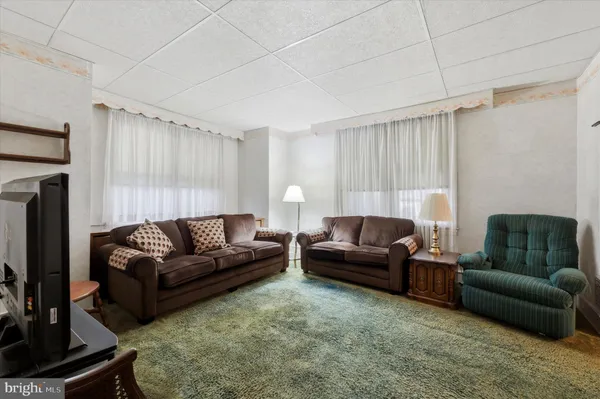 $300,000 | 317 East Glenolden Avenue, Glenolden, PA 19036