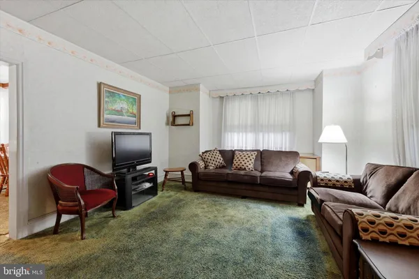 $300,000 | 317 East Glenolden Avenue, Glenolden, PA 19036