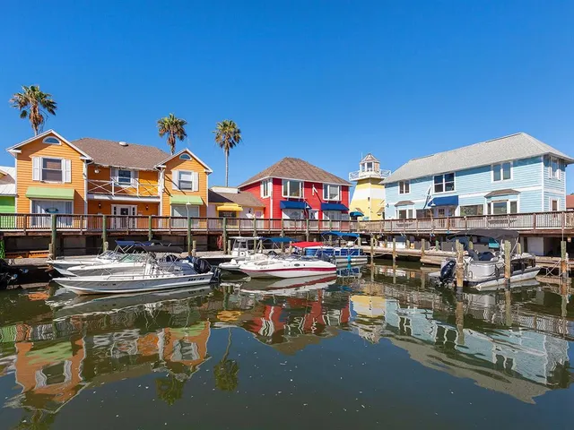 $1,095,000 | 5151 St Albans Avenue, Sarasota, FL 34242