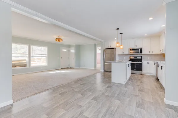 $135,000 | 680 North Gallery Drive, Eaton Rapids, MI 48827