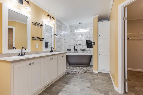 $135,000 | 680 North Gallery Drive, Eaton Rapids, MI 48827