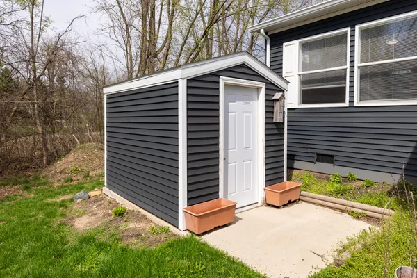 $135,000 | 680 North Gallery Drive, Eaton Rapids, MI 48827