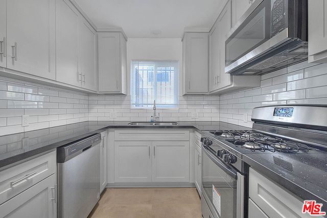 $2,975 | 4415 Don Tomaso Drive, Unit 2, Los Angeles, CA 90008