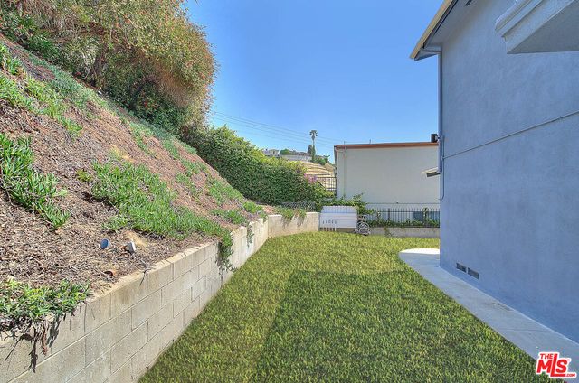 $2,975 | 4415 Don Tomaso Drive, Unit 2, Los Angeles, CA 90008