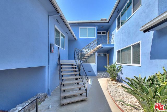 $2,975 | 4415 Don Tomaso Drive, Unit 2, Los Angeles, CA 90008