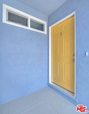 $2,975 | 4415 Don Tomaso Drive, Unit 2, Los Angeles, CA 90008