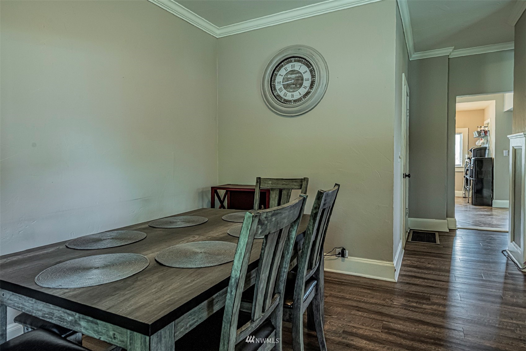 152 Locust Street Walla Walla, WA 99362 - Photo 12 of 38 a view of a dining area with furniture and wooden floor