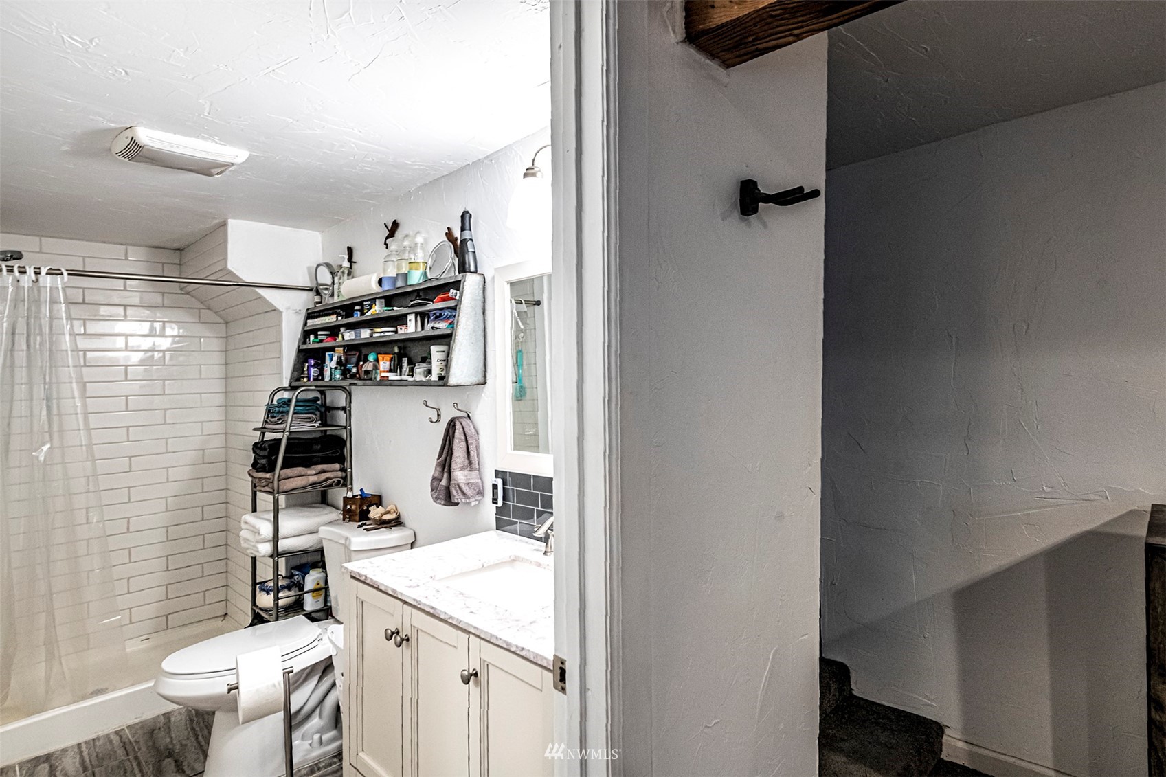 152 Locust Street Walla Walla, WA 99362 - Photo 19 of 38 a room with a sink and cabinets