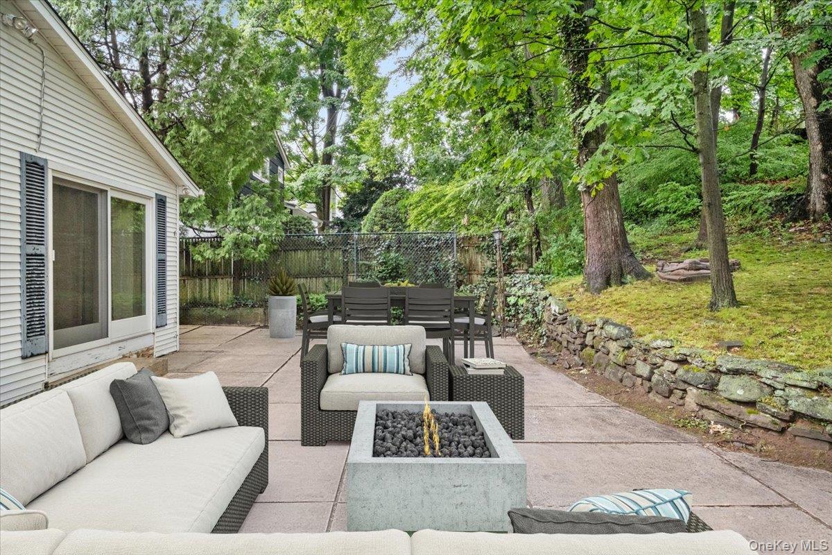 21 Tanglewood Road Scarsdale, NY 10583 - Photo 21 of 28