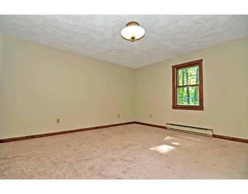 28 Colonial Road Sutton, MA 01590 - Photo 28 of 42 Gallery Image 28