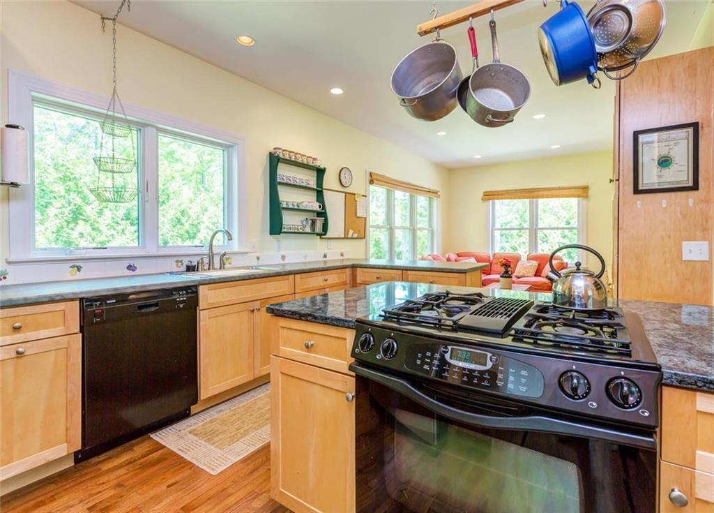 11 Jocelyn Road Scarborough, ME 04074 - Photo 15 of 33 Photo